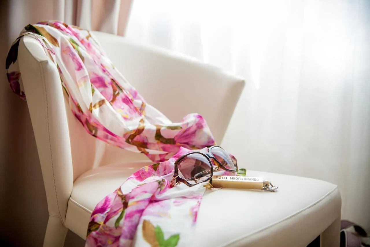 Hotel Mediterraneo لايقويليا