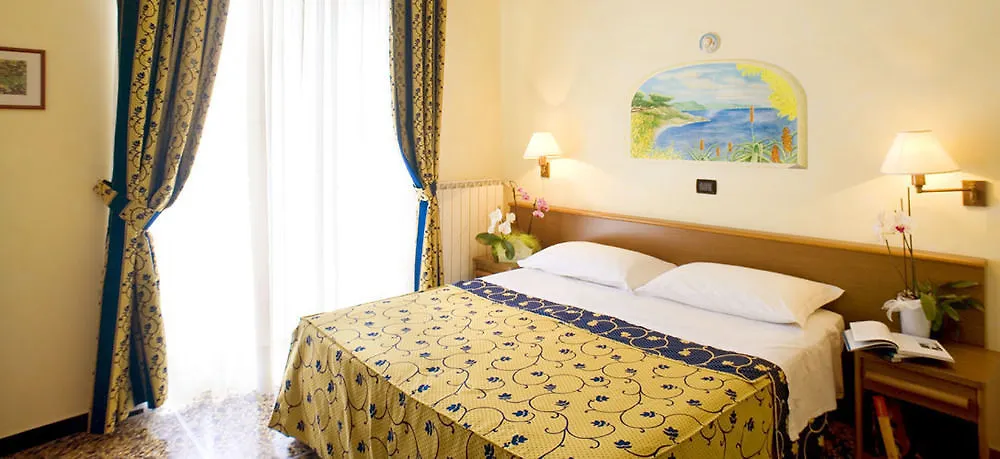 Hotel Mediterraneo Laigueglia 3*,  Italia